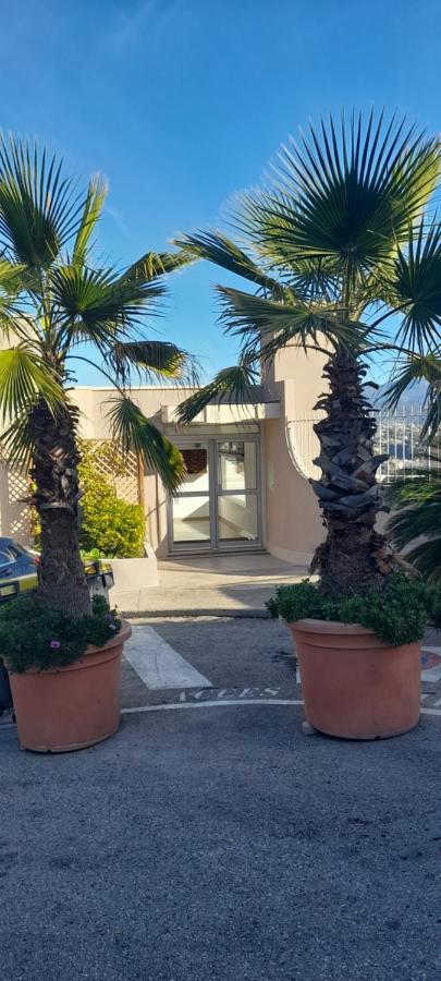 Chambre D Hote Avec Clim Terrasse Et Petit Dejeuner Hauteurs De Niza Exterior foto